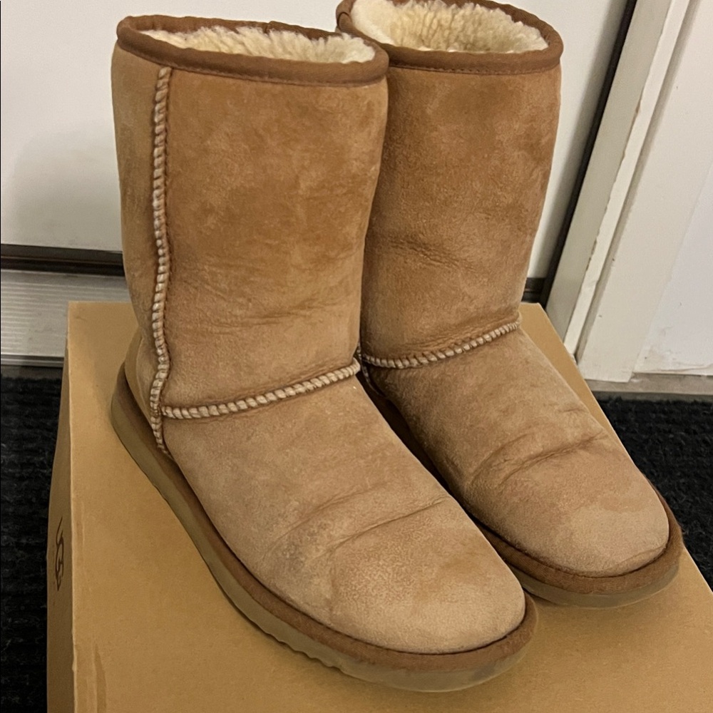 Ugg Classic Short Chestnut Boots - Women’s Size 8